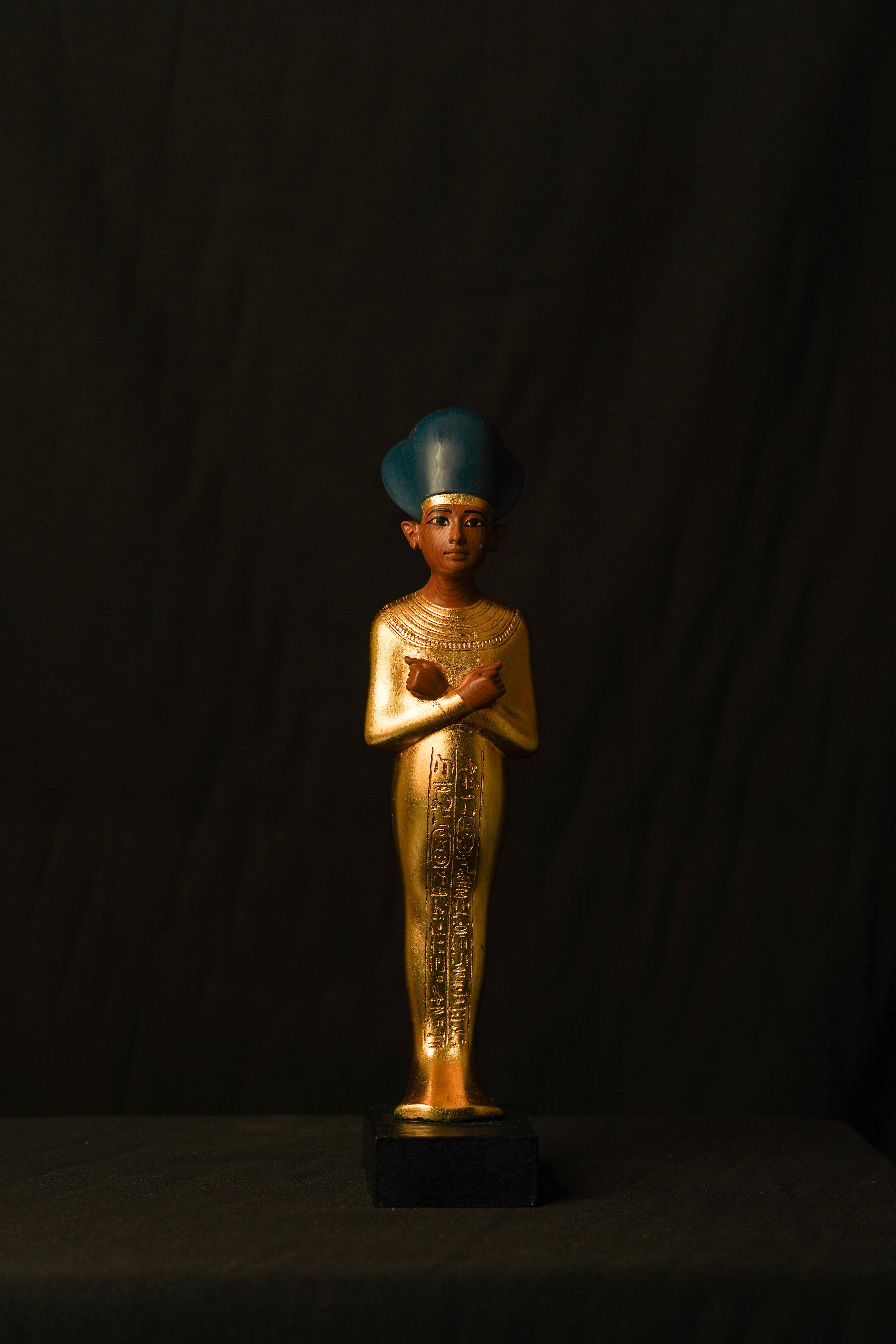 Egyptian King Tutankhamun statue, Museum replica for King Tutankhamun's statue, Replica statue for King Tutankhamun for sale.