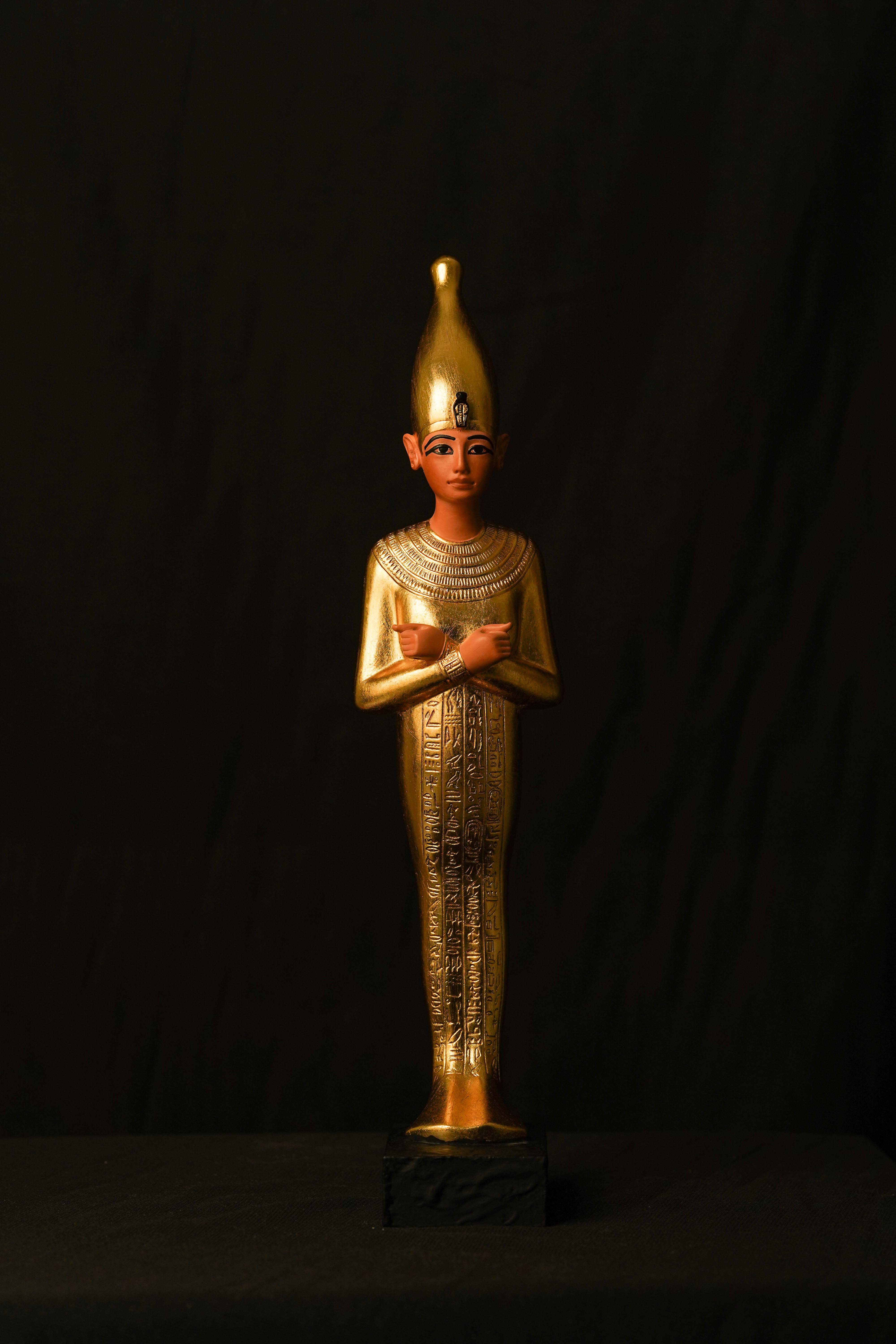 Egyptian King Tutankhamun statue, Museum replica for King Tutankhamun's statue, Replica statue for King Tutankhamun for sale.